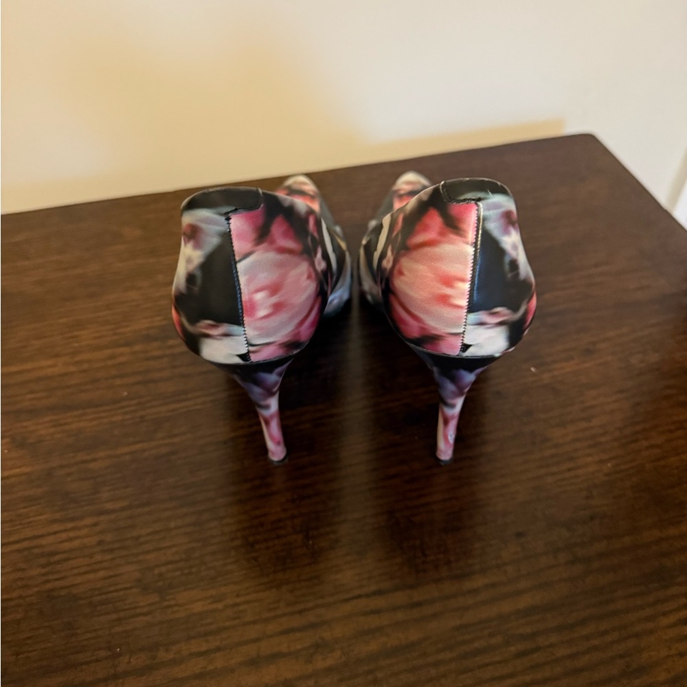 NWOT Nine West Floral Black Heels - Picture 3 of 4